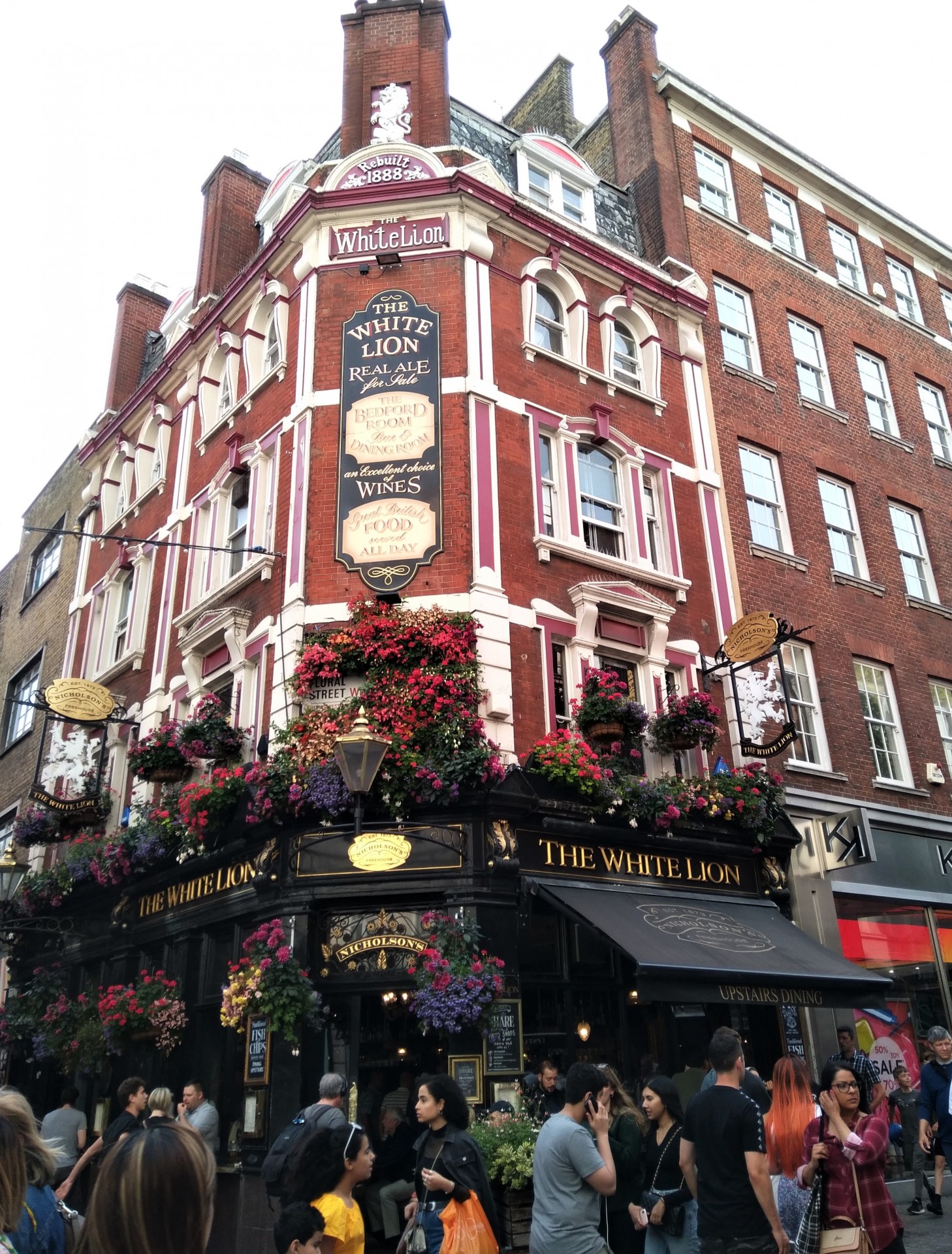 Tradicionalni engleski pub, putovanje u London